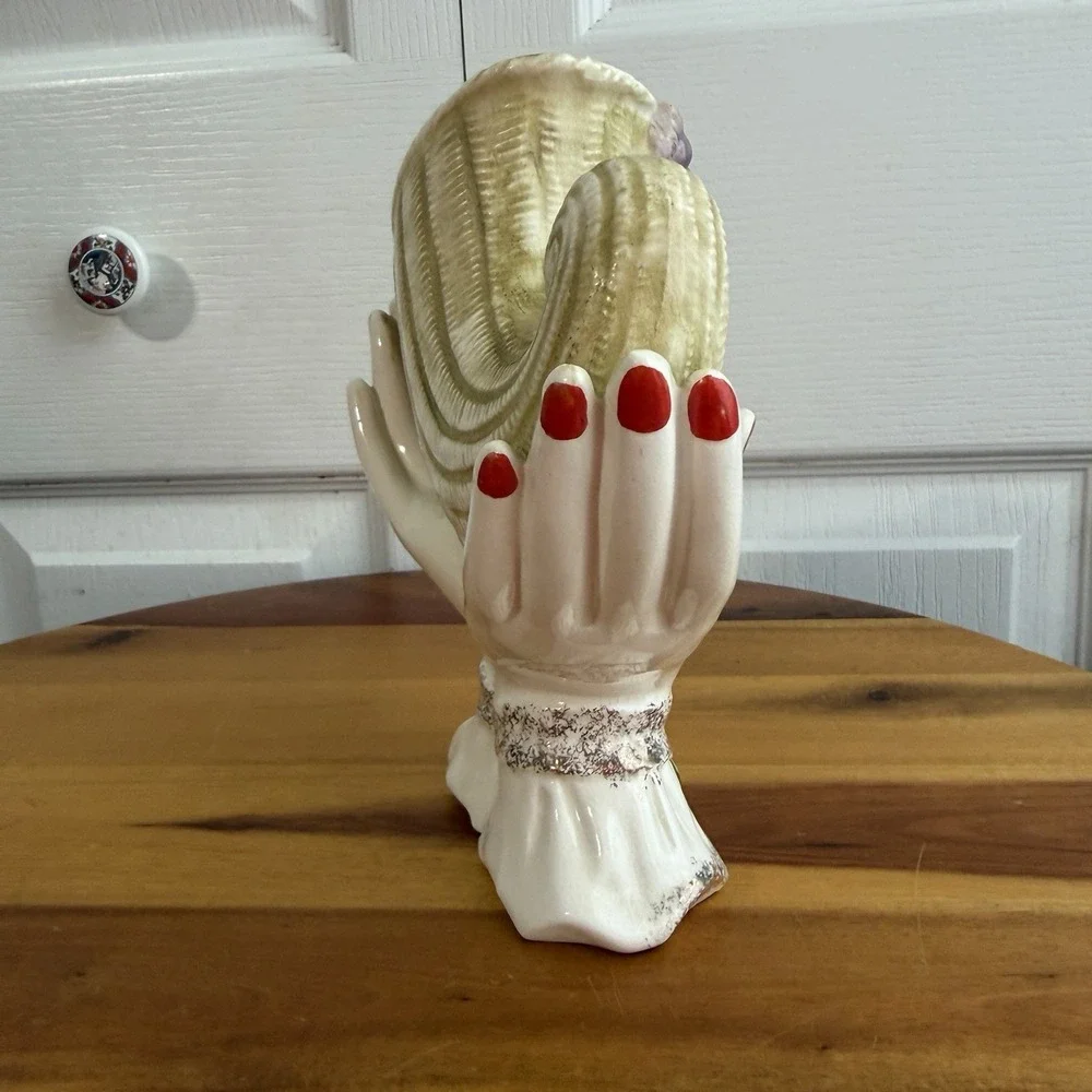 Ucagco Ceramics Japan Hands Holding Cornucopia Vase Decor 1950s‎ Cottage Antique